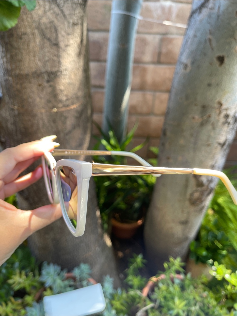 Quay Australia White Cat-Eye Sunglasses with Mirrored Lenses - Picture 2 of 5